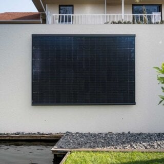 900 Wp Fassaden PV Set mit 2x 450 W Full Black Solarmodulen & waagerechtem Montagepaket mit 0% Mwst. nach §12 Abs. 3 UstG
